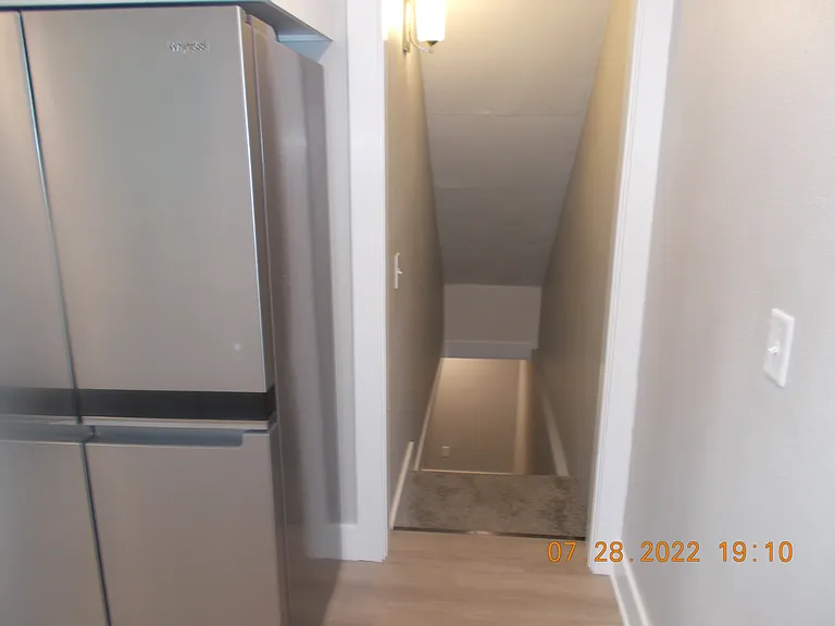 204 E 1st St #204 — Photo 19