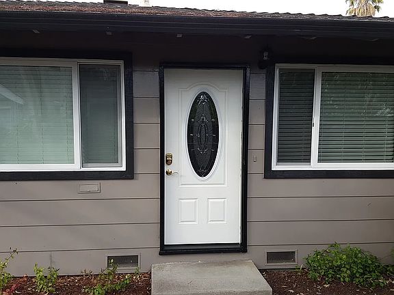 2nd image of 313 Carriage Dr #313