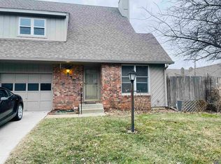 3011 SW Quail Creek Dr, Topeka, KS 66614