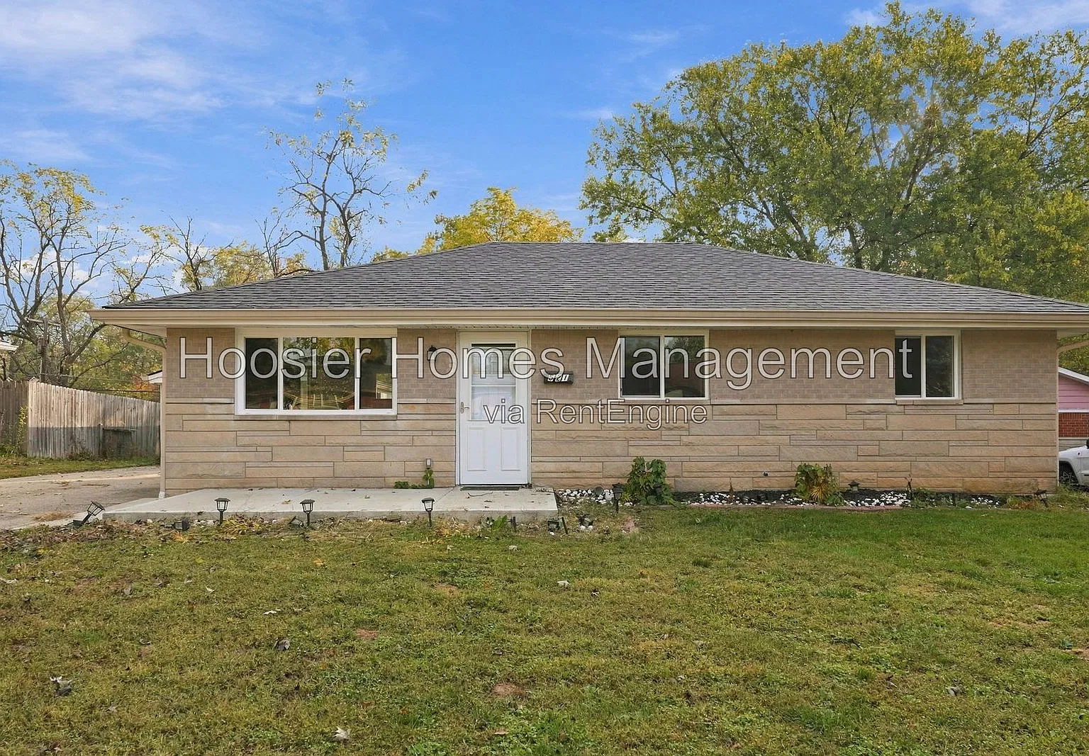 3 bed, 1.0 bath, 1053 sqft, $1,600 — Photo 1