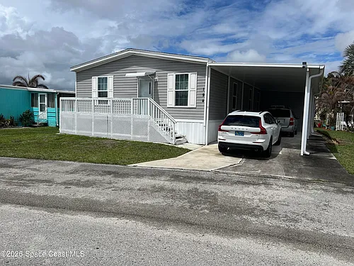 194 Holiday Park Blvd NE Photo 1