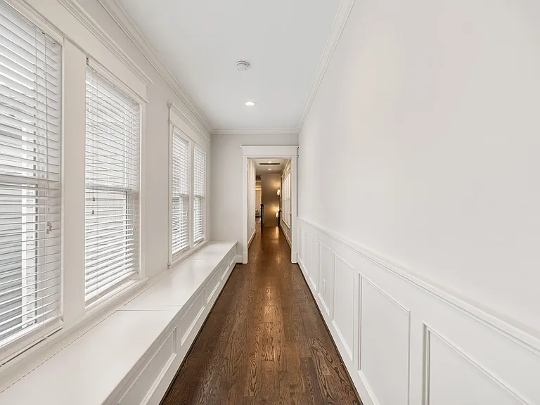 403 Columbia St — Photo 24