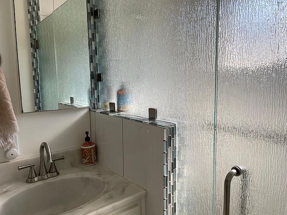 4th image of 1144 Pacific Beach Dr #1144
