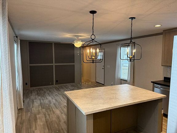 3rd image of 418 N Troutman St #6