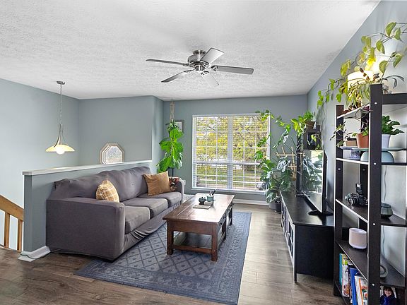 4th image of 4876 Wallington Dr