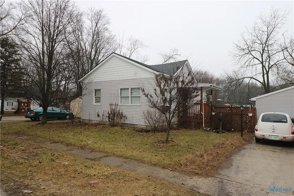 110 Harefoote St photo 1