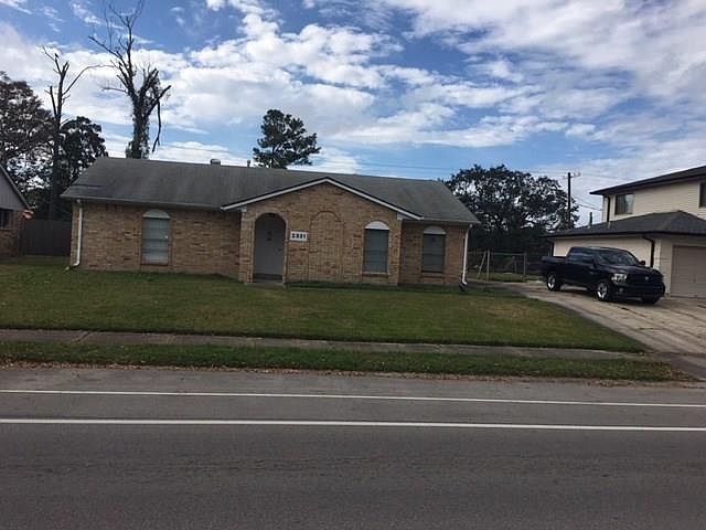 1st image of 2331 Holiday Dr