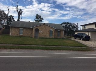 2331 Holiday Dr, New Orleans, LA 70114