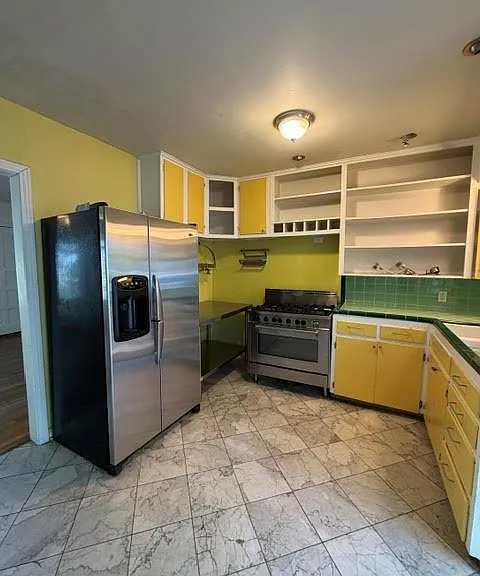 1306 Delano St — Photo 13