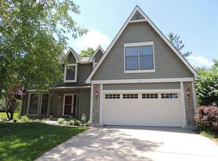 4119 Wimbledon Cir, Lawrence, KS 66047