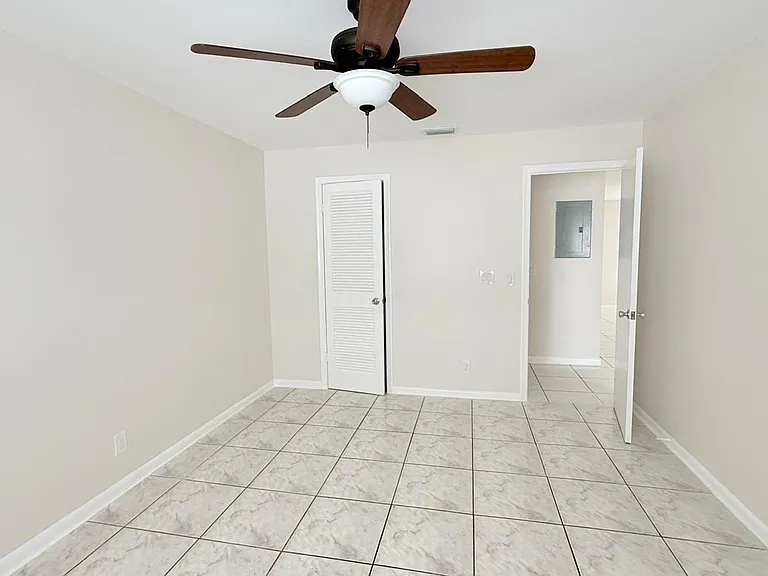 501 W Kalmia Dr #4 — Photo 12