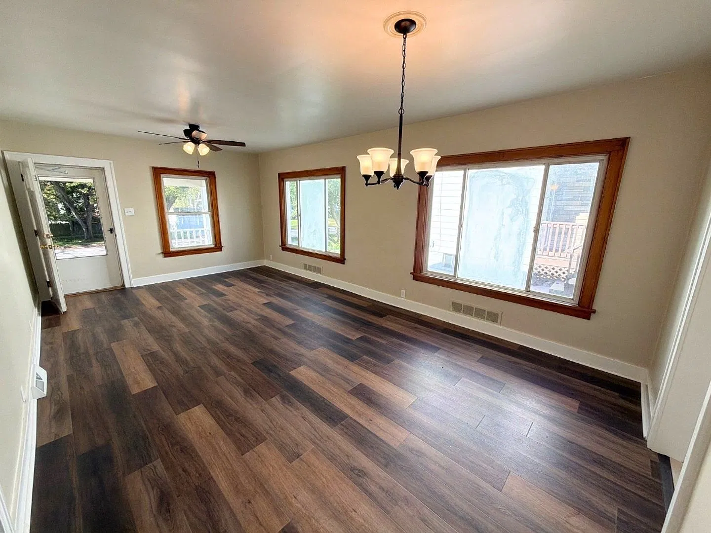 Beautifully Renovated 3 Bedroom Home in Marland Heights, Weirton! — Photo 4