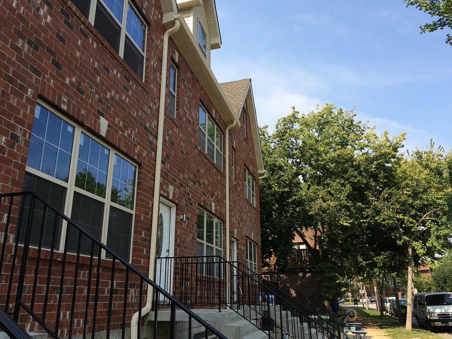 2 bed, 2.5 bath, 1500 sqft, $1,895 — Photo 1