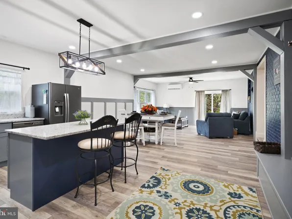 30 April Ln, Hedgesville, WV 25427