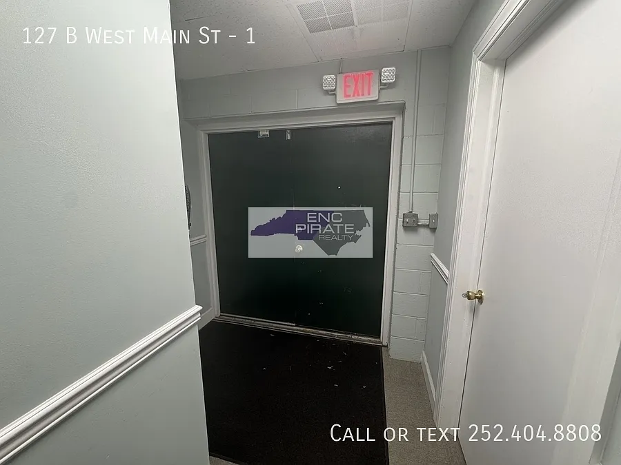 Studio, $1,000 — Photo 2