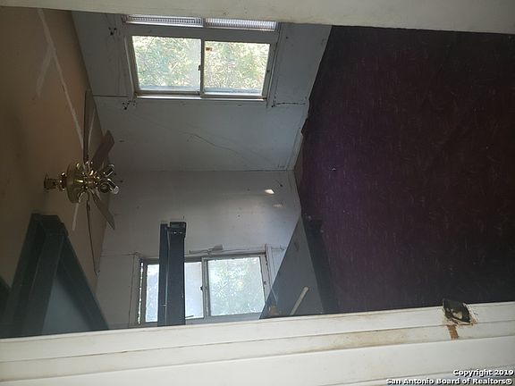 5th image of 739 Avondale Ave
