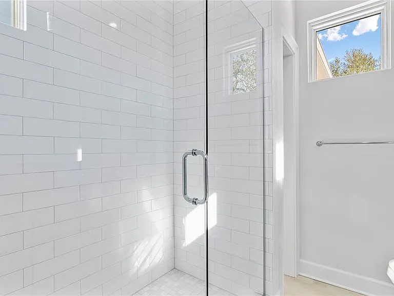 1903 W Bristol Ave #2 — Photo 22