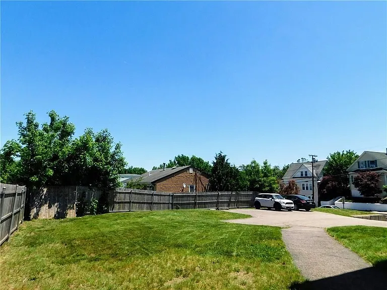 29 Haven Ave #3 — Photo 3