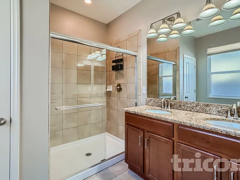 10514 Medford Lake Dr — Photo 11