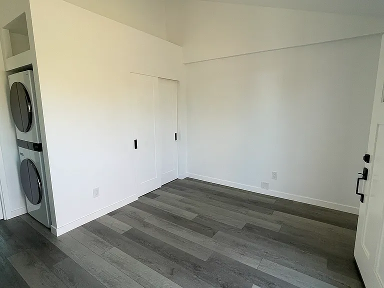 931 Horne Pl #2 — Photo 8