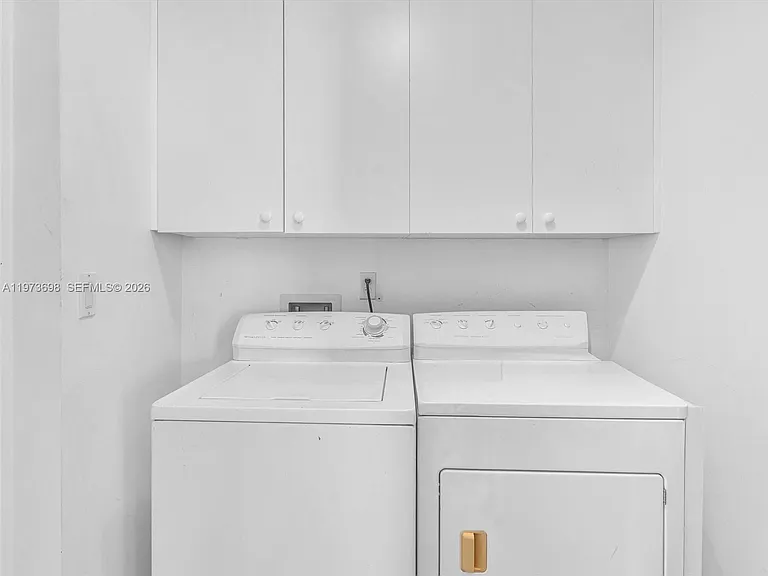 2020 N Bayshore Dr #3303 — Photo 38