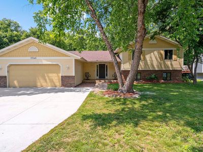 17245 Hayes Ave, Lakeville, MN, 55044