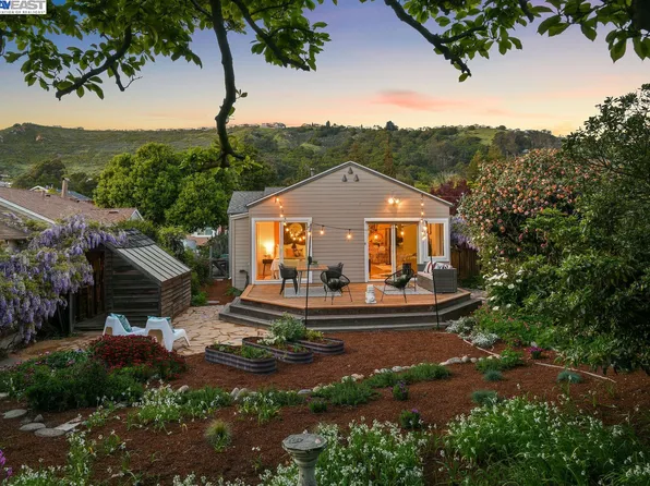 7553 Valentine St, Oakland, CA 94605