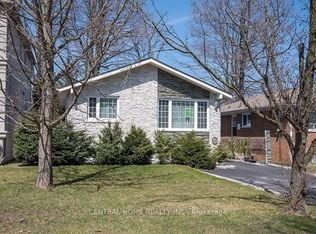 222 Dunview Ave, Toronto, ON M2N4J1