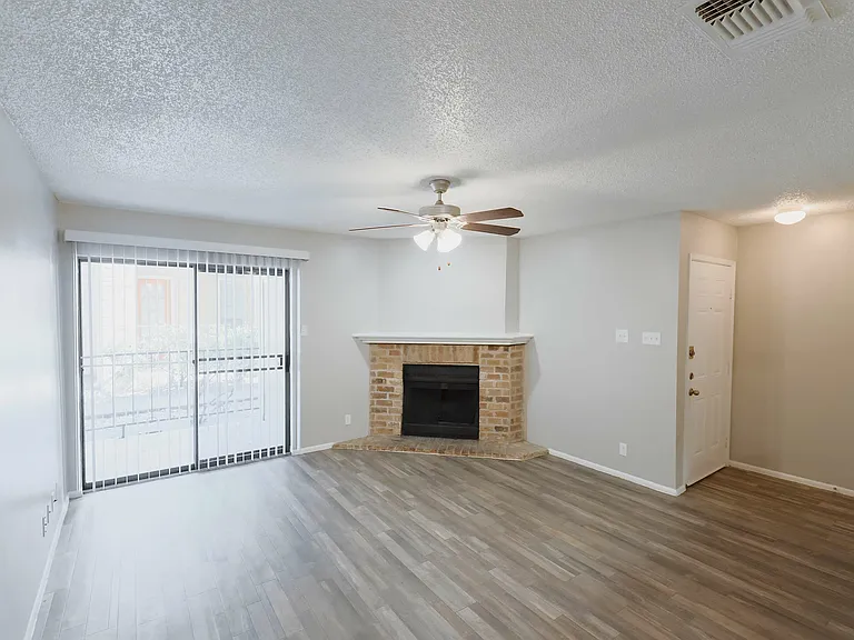 Hidden Oaks Apartments — Photo 48