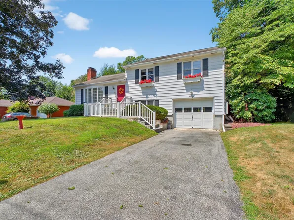 13 Sherwood Drive, Poughkeepsie, NY 12603