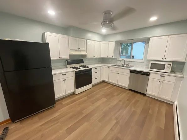 620 Prospect St #B, Crescent, PA 15046