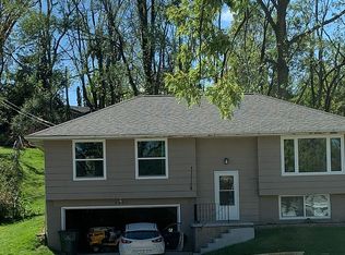 3231 Elaine Dr NW, Cedar Rapids, IA 52405