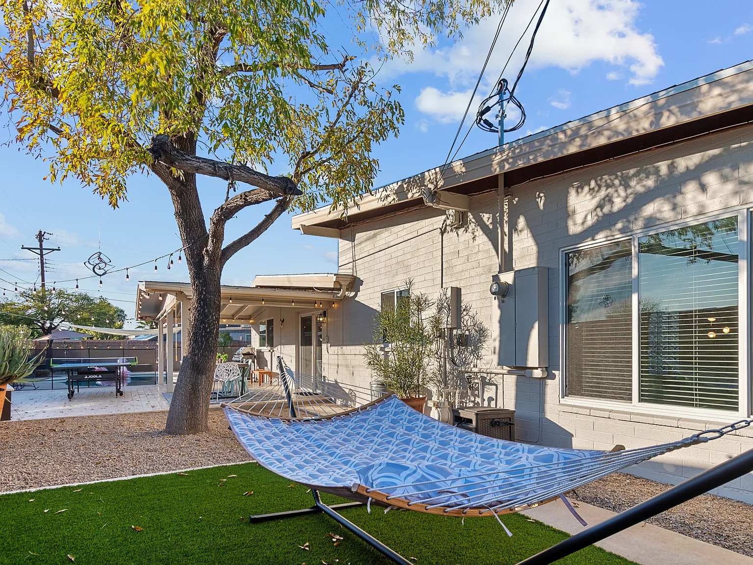 4 bed, 1968 sqft, $4,200 — Photo 2