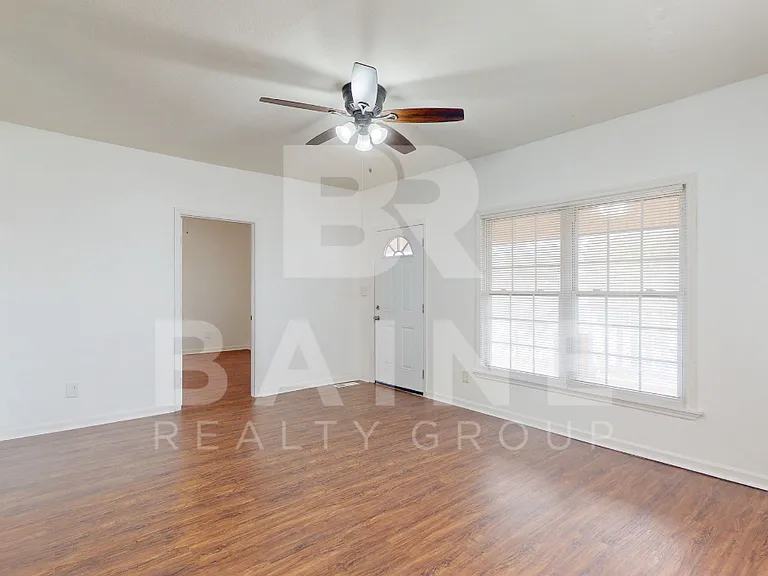 2621 Sevier Ave — Photo 5