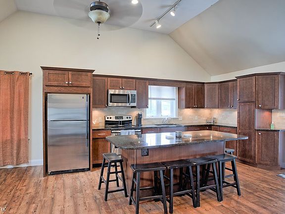 CC Lane Apt-2
