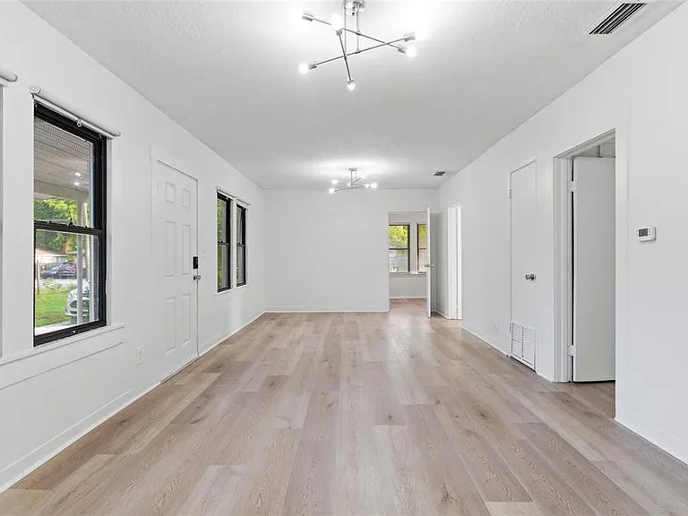 2206 Page Ave — Photo 17