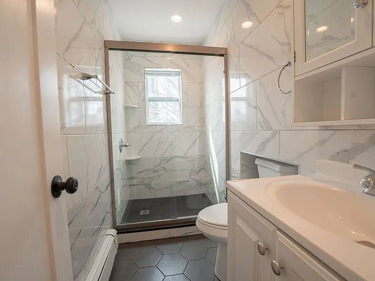 12 Union Ave — Photo 9