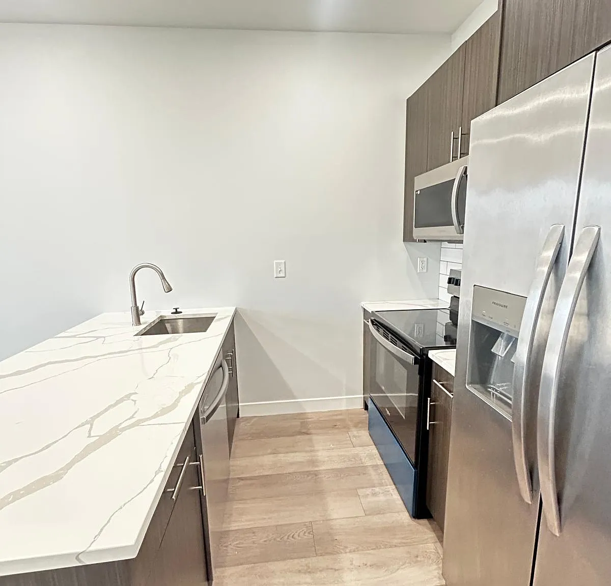 2 bed, 800 sqft, $1,675 — Photo 4