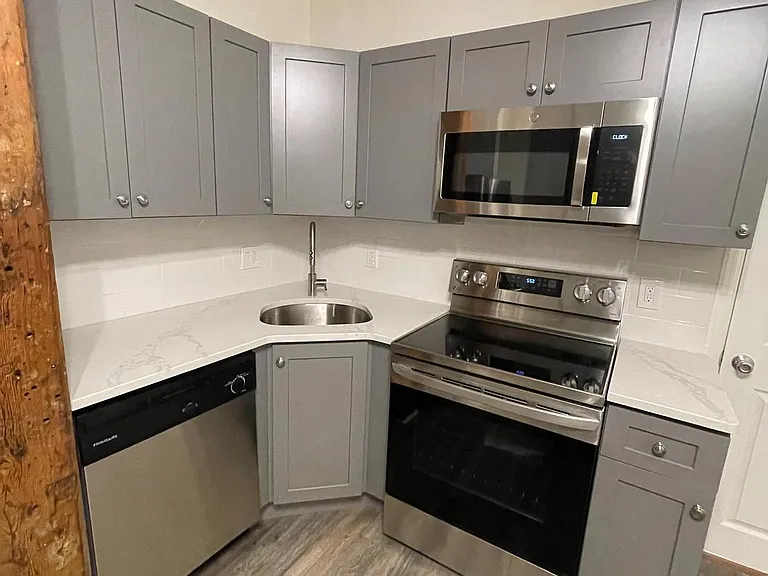 1020 Hamilton St #4 — Photo 11