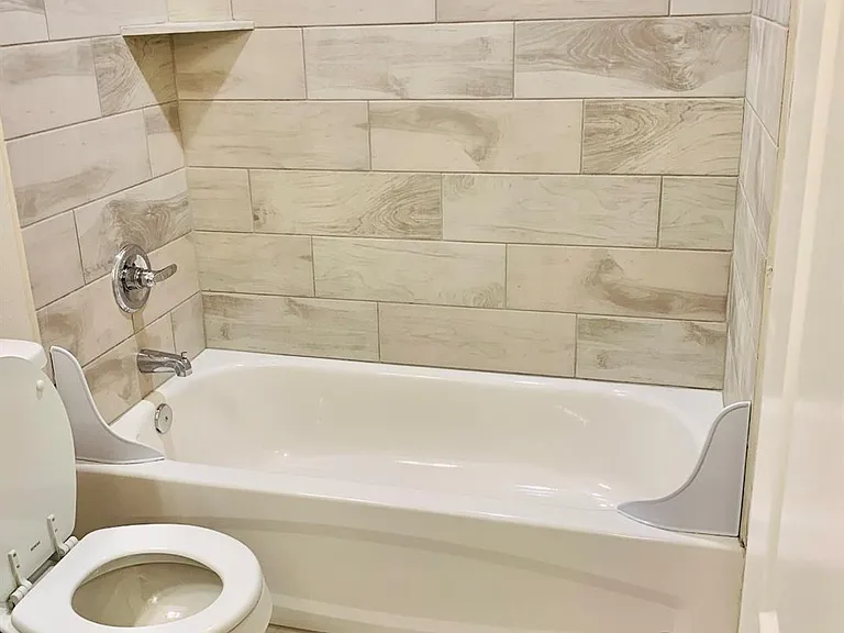 808 Fallbrook Dr — Photo 24