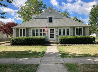239 W Maple St, Deshler, OH