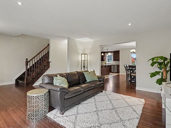 5th image of 344 Colmar St