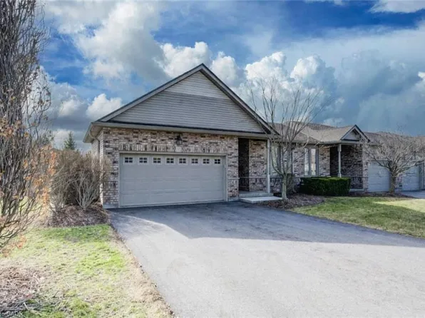 20 Isherwood Ave #17, Cambridge, ON N1R 8P9