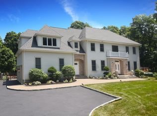 507 Oscawana Lake Rd, Putnam Valley, NY 10579