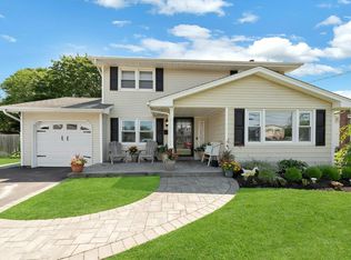 19 Harp Ln, Sayville, NY 11782