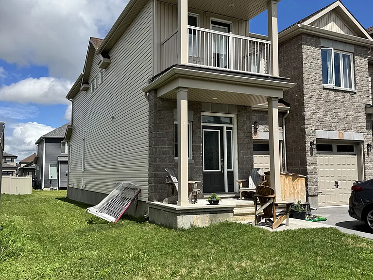 1162 Beckett Cres — Photo 15