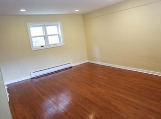 6903 N Bell Ave APT 1E, Chicago, IL 60645
