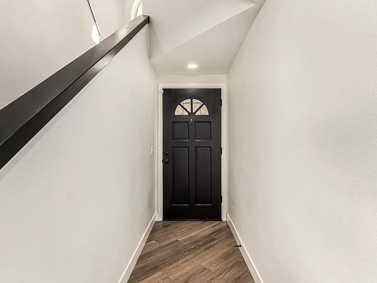 1538 E Laurel Ave — Photo 5