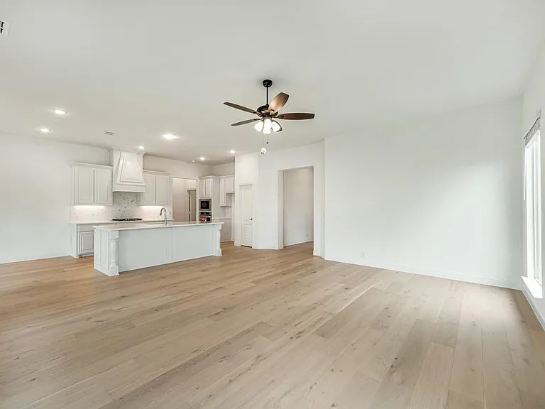 1073 Canuela Way — Photo 14