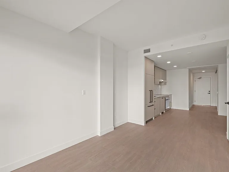 422 E 3rd St #553 — Photo 7